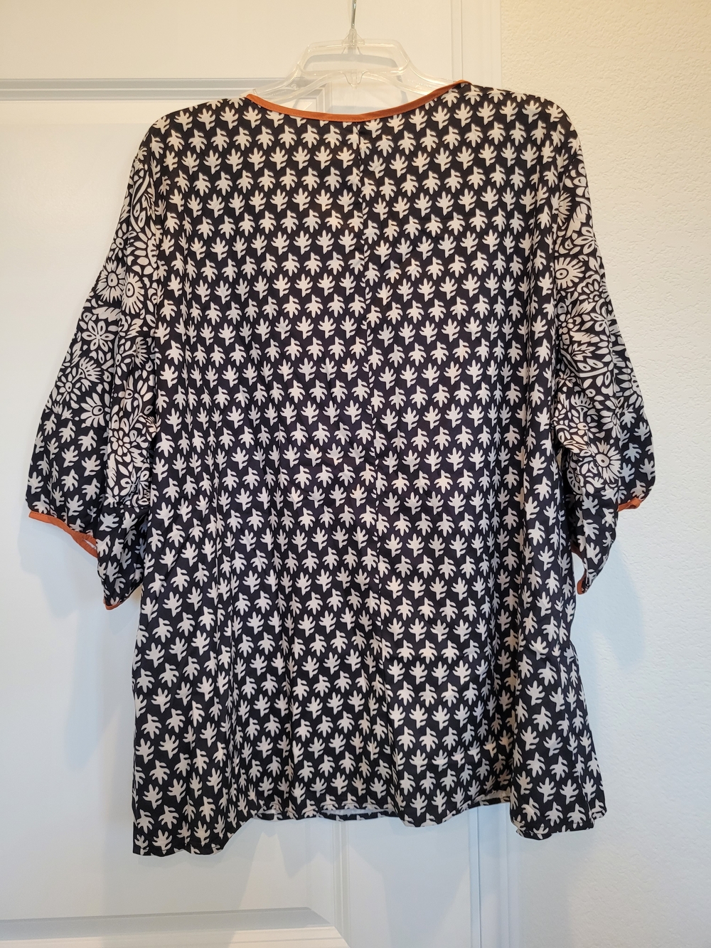 2 SHEIN Blouses-Lighweight Black & White Printed V-Neck Tunic with Orange Trim - Picture 9 of 11
